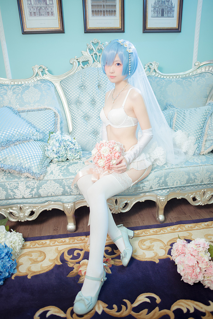 Cosplay Rem trong Re:Zero càng nhìn càng thấy kích thích